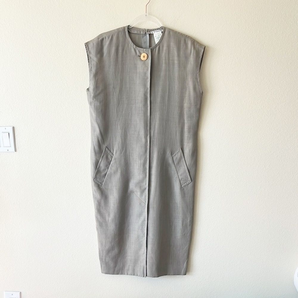 Guy Laroche Minimalist Linen Blend Sleeveless Gray Midi Dress with Button Detail